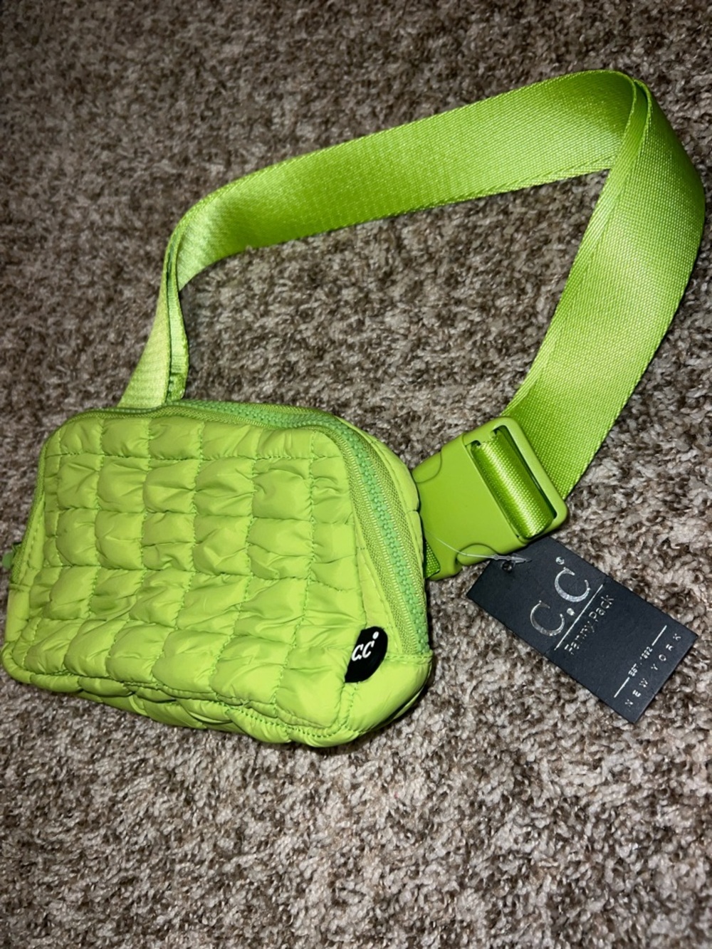 NWT! C.C Lime Green Quilted Mini Crossbody/Belt Puffer Bag - Picture 3 of 11